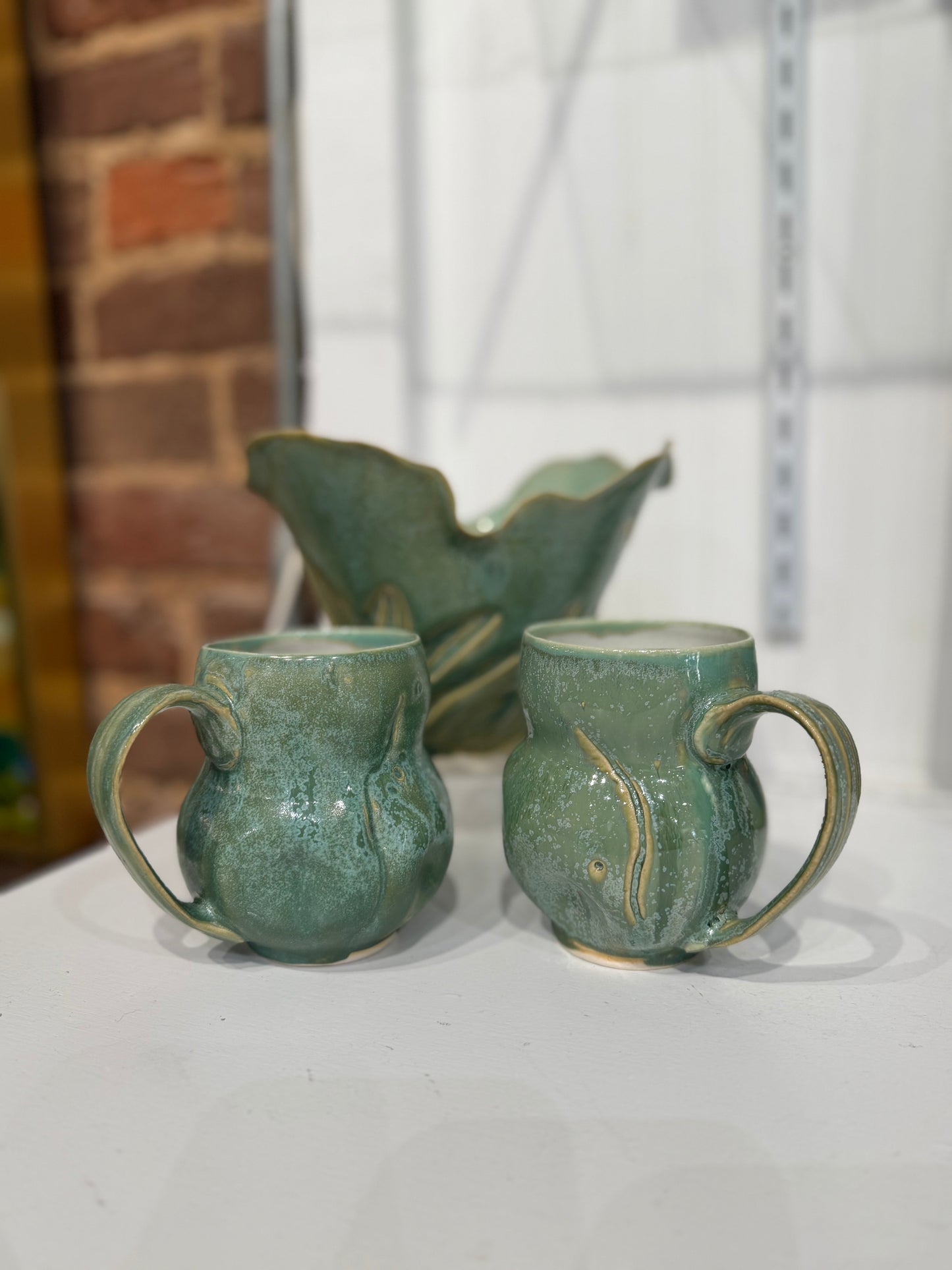 Green Ivy Curvy Porcelain Mug